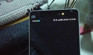 红米手机屏幕闪烁黑屏（红米手机突然黑屏上面闪烁）