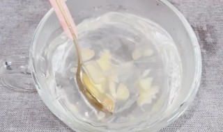 大蒜和冰糖煮水喝有什么功效 小孩可以喝大蒜和冰糖煮水喝有什么功效