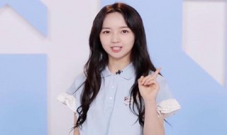 蓬松的头发淡黄的长裙是什么意思（淡黄的长裙蓬松的头发什么意思为什么火了）