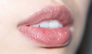 如何改善嘴唇颜色 如何改善嘴唇颜色深