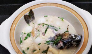 熬鲫鱼汤的做法产妇喝（给产妇熬鲫鱼汤）