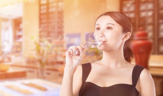 女人喝青梅酒的好处 青梅酒男人喝的好处