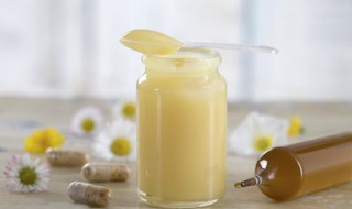 蜂王浆吃了有什么好处（蜂王浆吃了有什么好处和坏处）