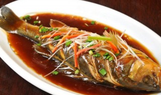 红烧鲈鱼最正宗的做法（红烧鲈鱼最正宗的做法步骤图片）