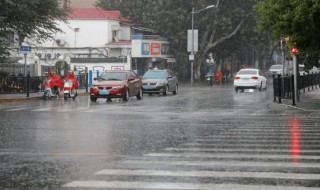 暴雨怎么形成（暴雨怎么形成的原因是什么）