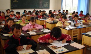 棒棒糖的棒子上为什么会有一个小孔 棒棒糖的棒棒上为什么会有一个小孔