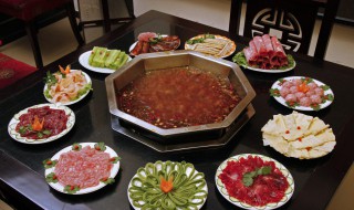 羊肉火锅里面都可以放什么 羊肉火锅里面都可以放什么配菜