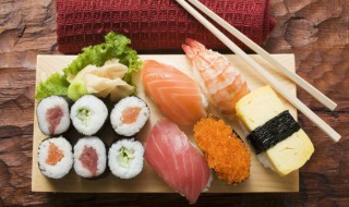 怎么做寿司好吃又简单教程 怎么做寿司好吃又简单教程视频