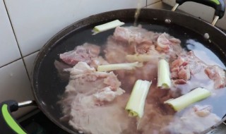 猪头骨怎么做好吃 猪头骨怎么做好吃煲汤