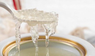 桃胶雪燕什么人不能吃（桃胶雪燕什么人不能吃呢）