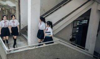 奔流的近义词 奔流的人河的奔流的近义词