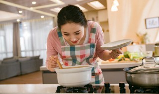 夏日消暑海南菜系椰子鸡做法 海南椰子鸡做法视频