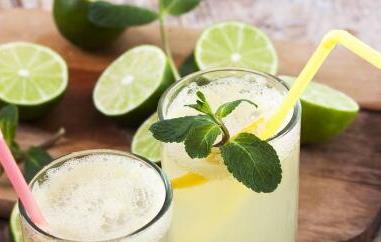 柠檬水的功效与作用 柠檬水的功效与作用可以减肥