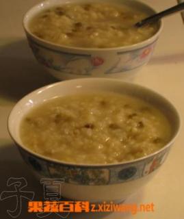 薏米绿豆粥（薏米绿豆粥的做法和功效）