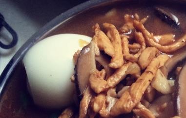 口水鸡丝面的做法步骤（鸡丝汤面的做法窍门）