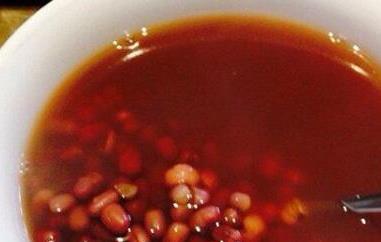 红豆薏米水的功效与作用（红豆薏米水的功效与作用及食用方法）