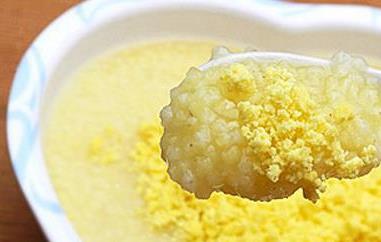 蛋黄小米粥如何做 蛋黄小米粥如何做才好吃