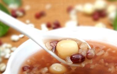 薏米红豆莲子粥的材料和做法步骤 红豆薏米莲子粥怎么做