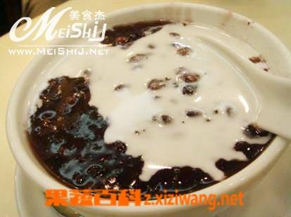 椰汁黑糯米粥 黑米椰奶粥