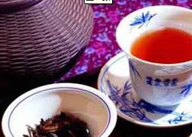 红茶与绿茶的区别（红茶和绿茶的区别女生）