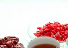 枸子泡红茶的作用 红茶枸杞子泡茶的功效