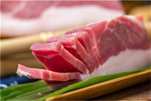 济南大润发发臭隔夜肉洗了再卖