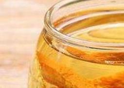 橘子皮和蜂蜜泡水的功效与作用（橘子皮和蜂蜜泡水的功效与作用禁忌）