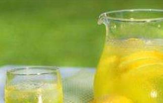 减肥柠檬水的正确泡法 柠檬水怎么泡水减肥