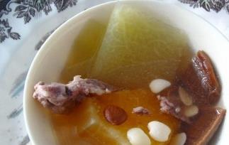 罗汉果冬瓜煲排骨汤（冬瓜罗汉果排骨汤的做法）