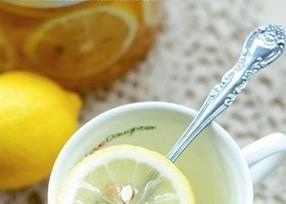 柠檬蜂蜜水的作用 柠檬蜂蜜水的作用与功效可以减肥吗