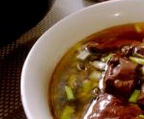 韩式猪血汤如何做好吃 韩式猪血汤的做法