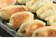 烫面西葫芦煎饺 烫面西葫芦鸡蛋蒸饺的做法