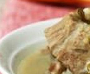 喝排骨绿豆汤的功效和好处（喝排骨绿豆汤的功效和好处是什么）
