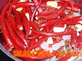 红辣椒的腌制方法（红辣椒的腌制方法和配料）
