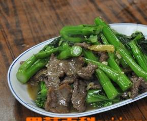 菜心炒牛肉的做法（炒牛心菜猪肉的家常做法）