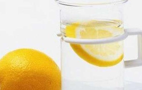 柠檬片泡水减肥法