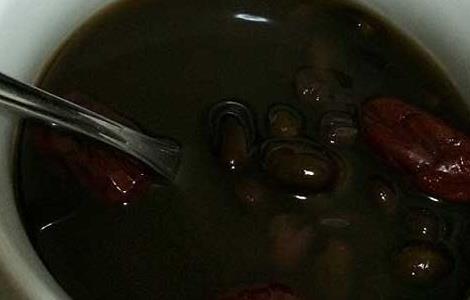 黑豆花生红枣丰胸汤