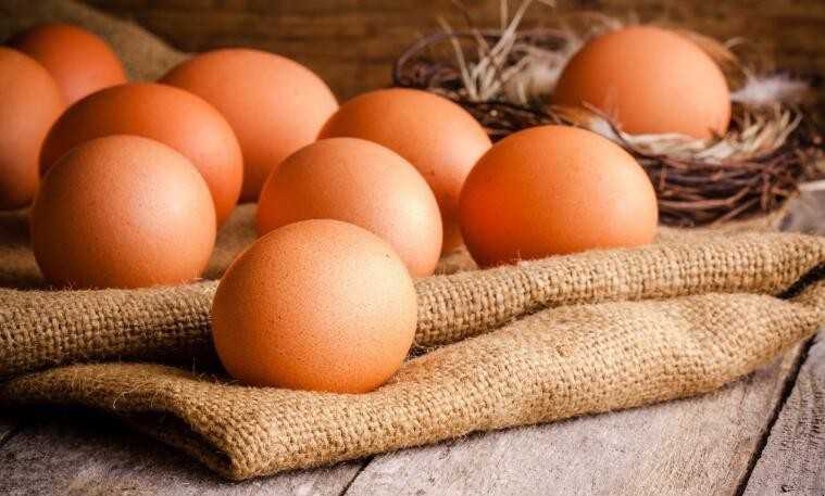 鸡蛋在常温的情况下能放久（鸡蛋在常温的情况下能放久一点吗）