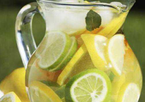 柠檬泡水喝的9大禁忌有哪些