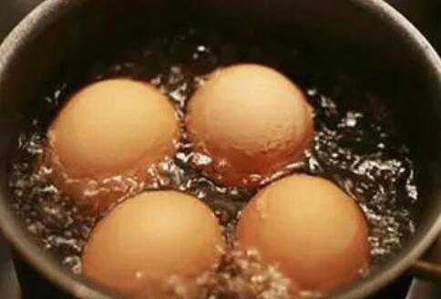米醋煮鸡蛋的功效与作用 米醋煮鸡蛋的功效与作用及禁忌