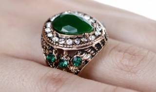 翡翠扳指的价格（翡翠玉扳指价格）