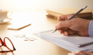 家庭趣事作文300字（家庭趣事作文300字左右）