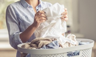 白衬衫放了一年发黄了（白衬衫放了一年发黄了 84）