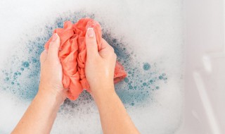 如何洗掉衣服上的颜料 衣服上的颜料怎么洗掉