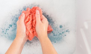 碘酒弄在衣服上怎么洗 碘酒弄到衣服上怎么洗