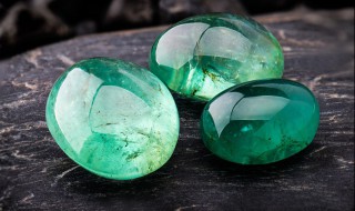 翡翠毛料批发 翡翠毛料批发市场在哪