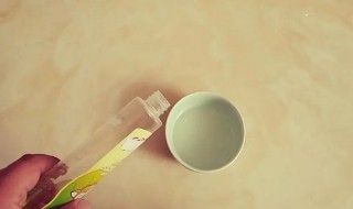 卧室花露水太重睡觉有伤害吗 卧室喷花露水影响睡眠吗