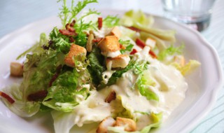 沙拉酱打稀了怎么补救（沙拉酱变稀是怎么补救）