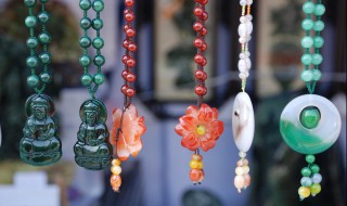 翡翠毛料批发市场介绍 翡翠毛料批发市场在哪