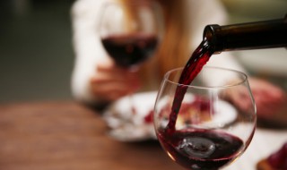 为什么葡萄酒酿好了会有酒花 葡萄为什么会发酵出来酒